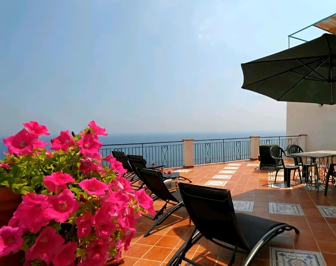 Terrazza Di Rosa - Sea View Villa Praiano Luaran gambar